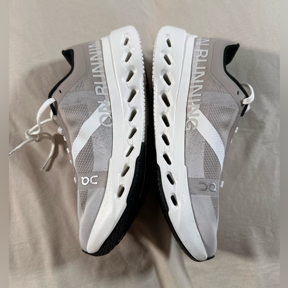 On Cloudsurfer Fog/Ivory WOMEN'S ON CLOUDSURFER NEXT RUNNING SHOES 9W - Picture 2 of 13